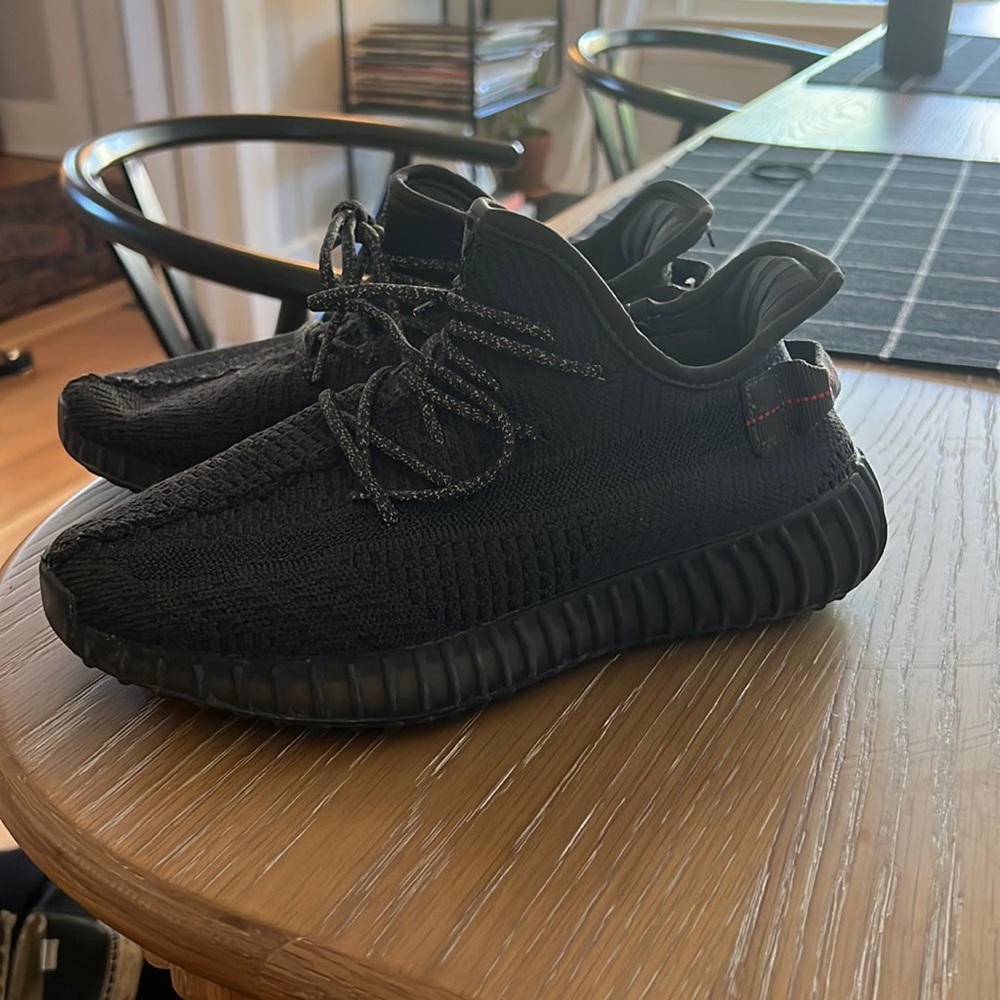 Knock off YEEZY’s